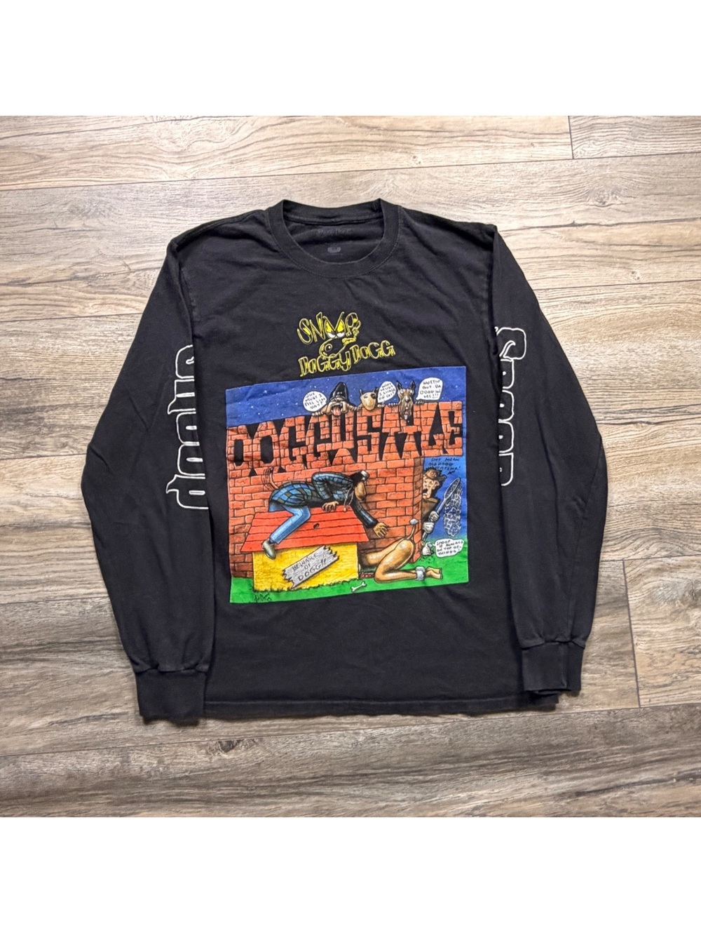 00’s Snoop Dog Robbery long-sleeve, good condition, size 18x25.5